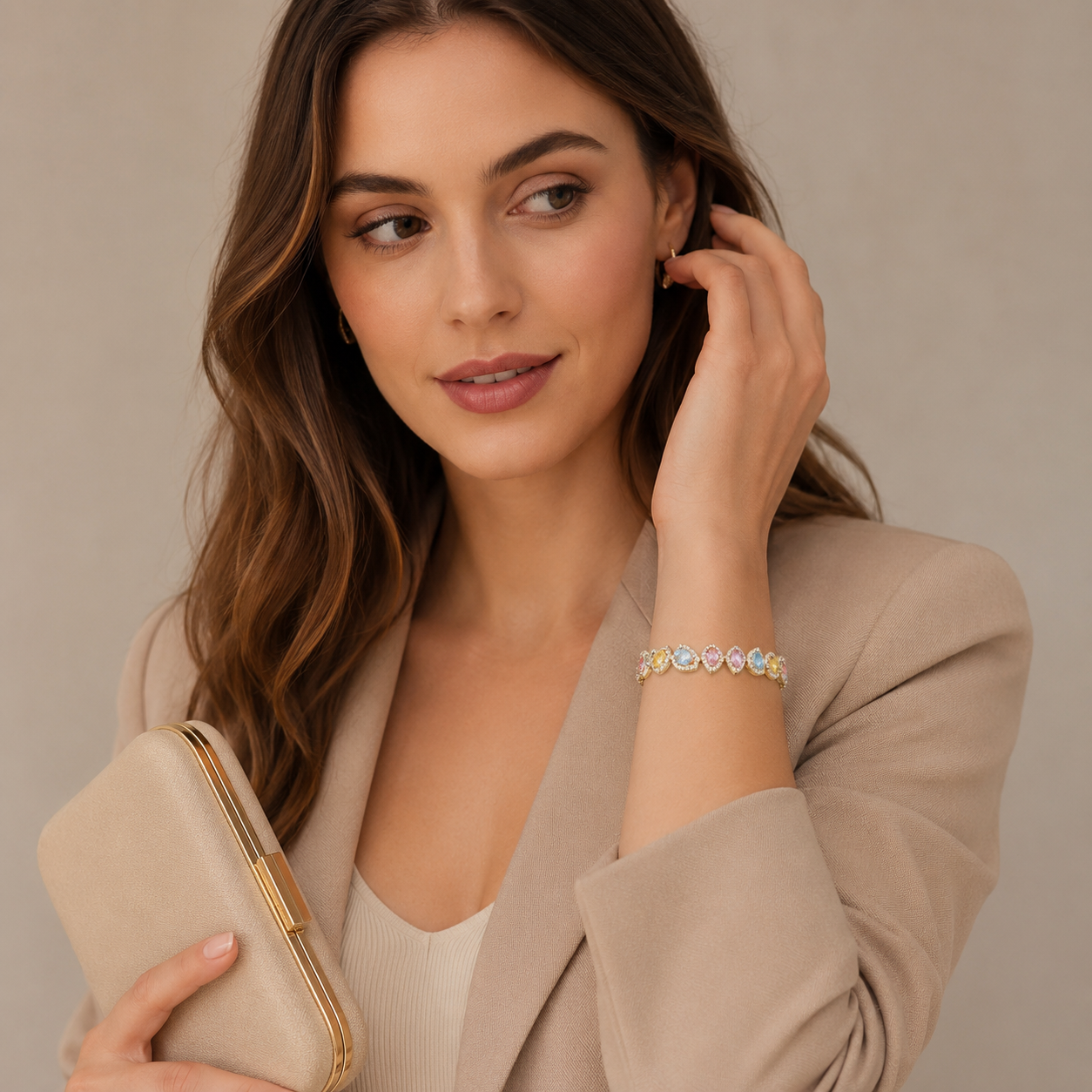 WW DREISEGEL Bracelet lifestyle and detail image