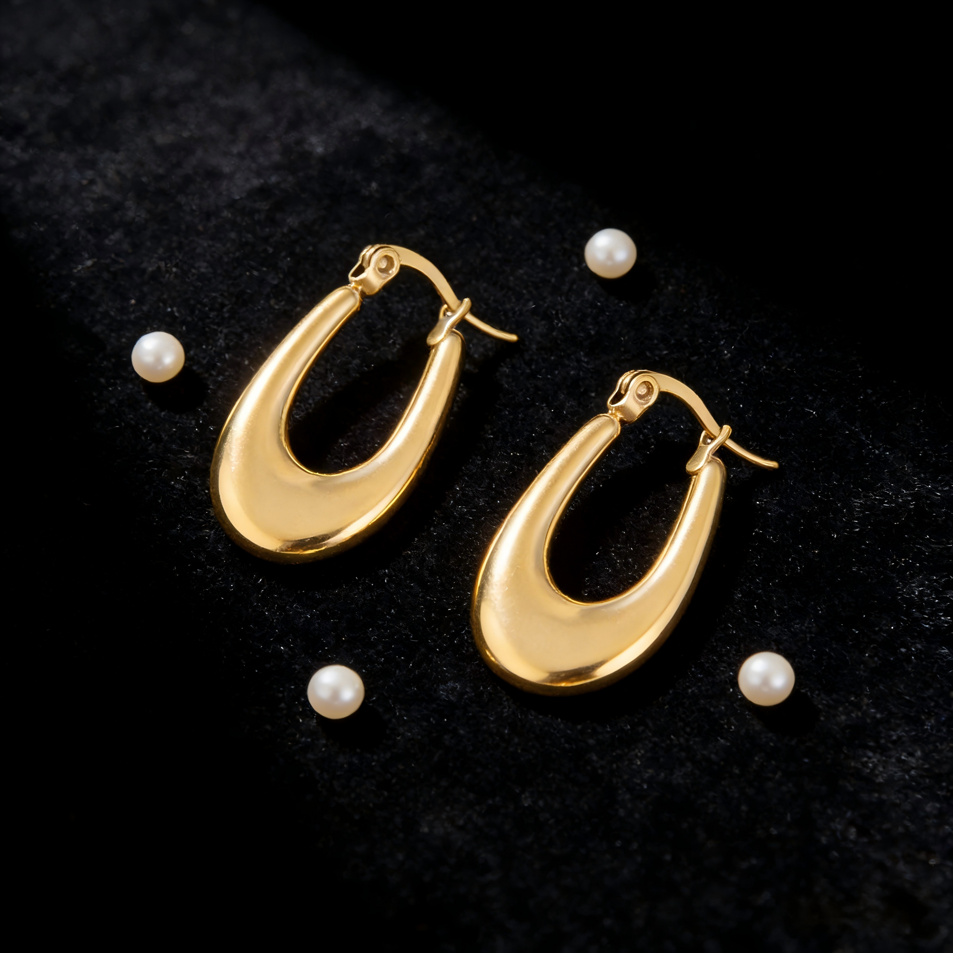 WW DREISEGEL Earrings lifestyle and detail image
