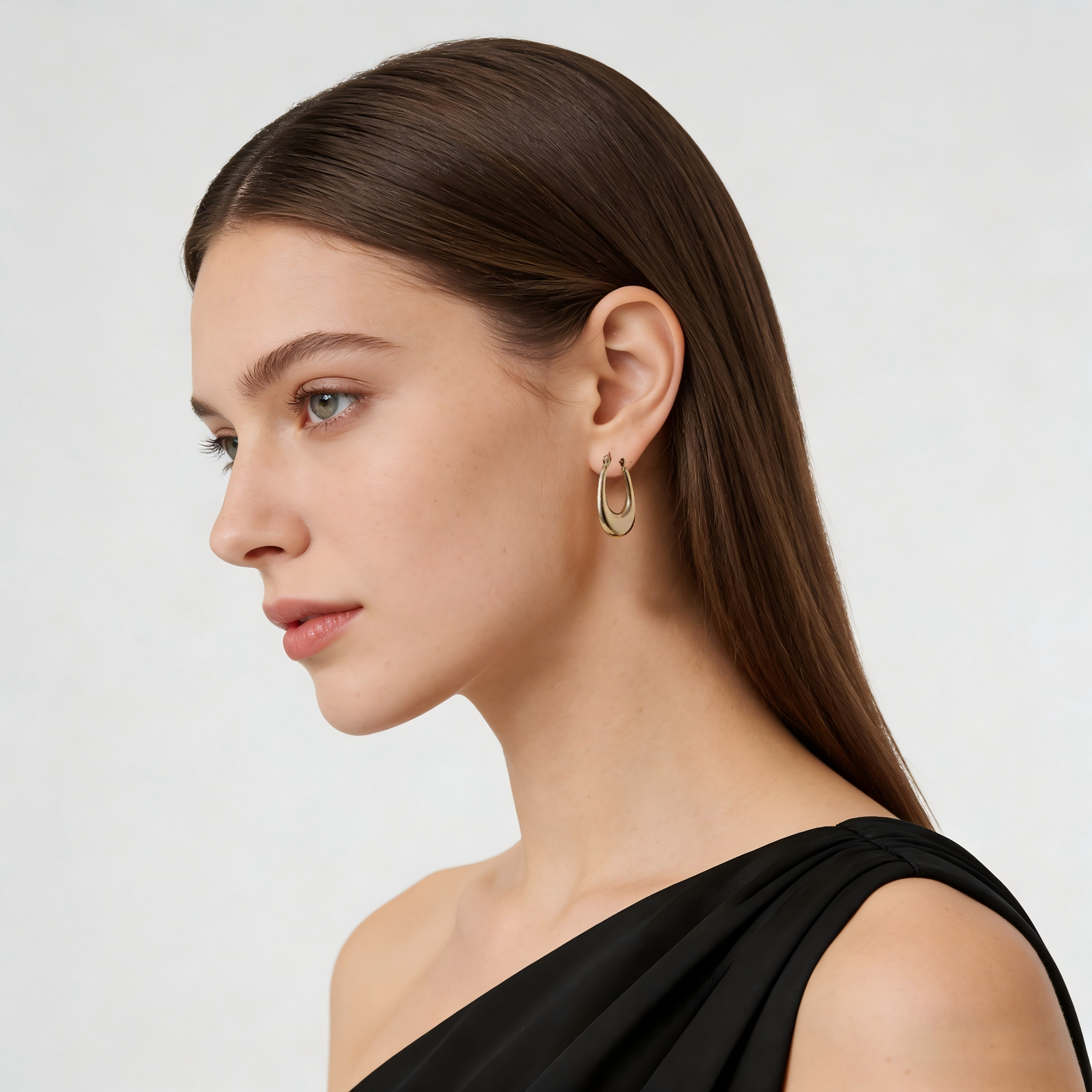 WW DREISEGEL Earrings lifestyle and detail image