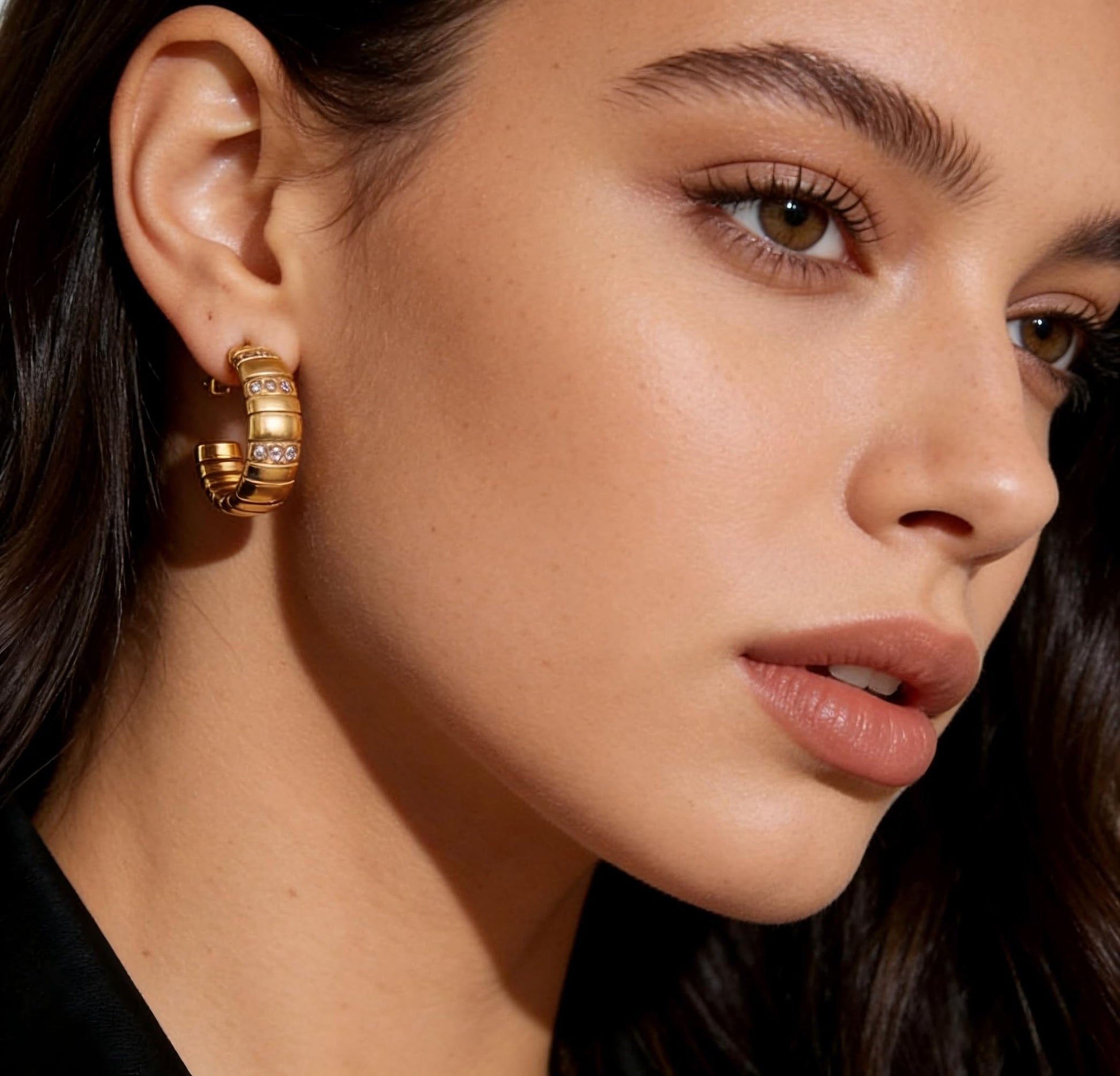 WW DREISEGEL Earrings lifestyle and detail image
