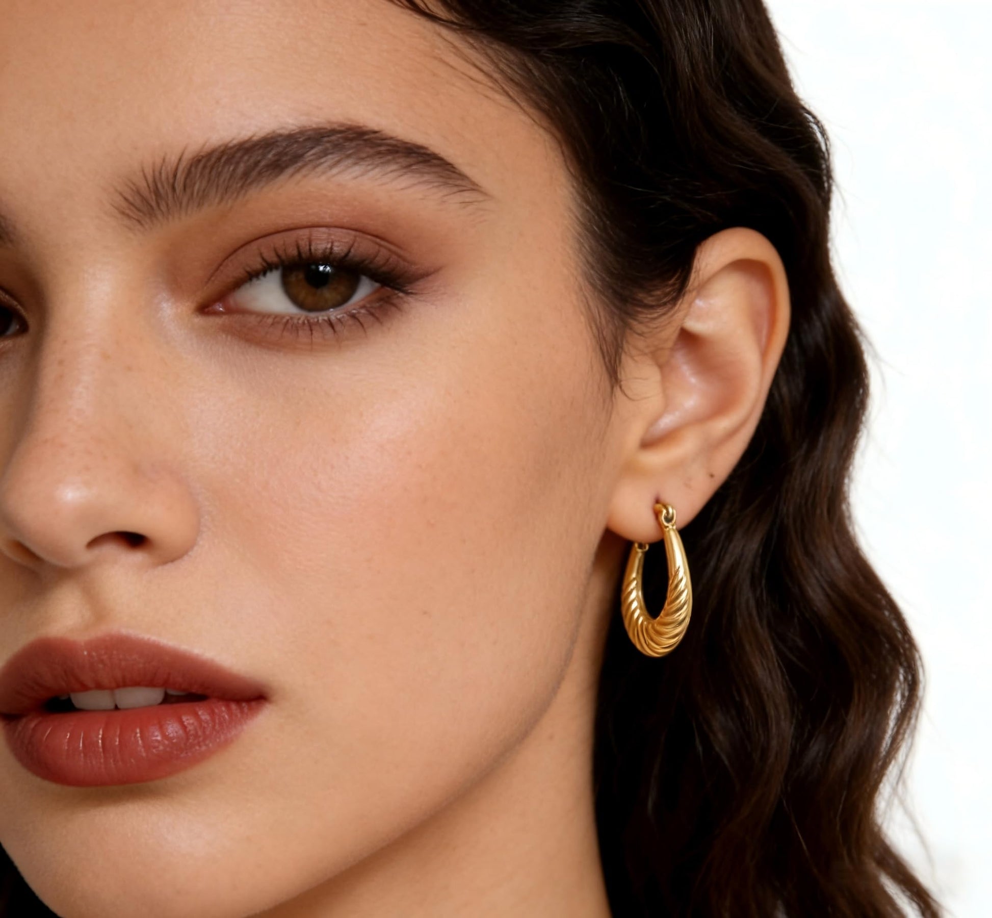 WW DREISEGEL Earrings lifestyle and detail image
