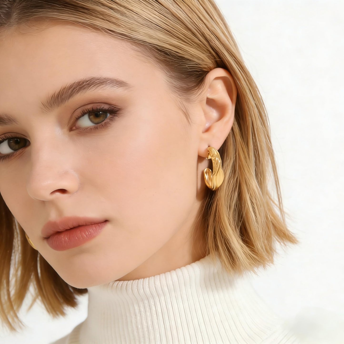 WW DREISEGEL Earrings lifestyle and detail image